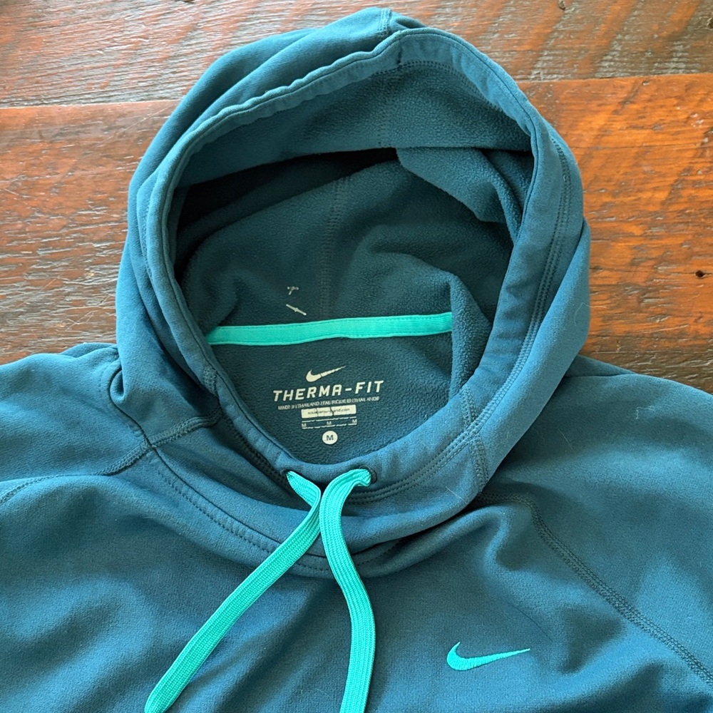 Nike Therma-Fit Hoodie in Navy and Teal